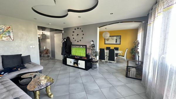 Appartement T4 contemporain rénové et lumineux