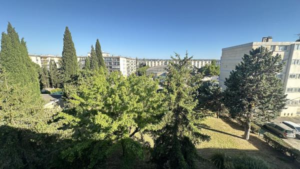 Appartement T4 contemporain rénové et lumineux