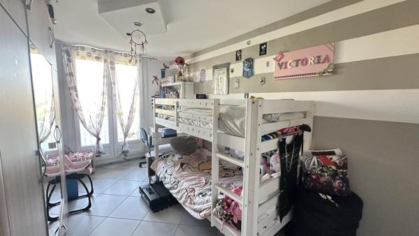 Appartement T4 contemporain rénové et lumineux