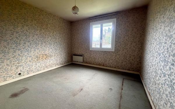 Maison à vendre    4 pièces •  Asnières-la-Giraud