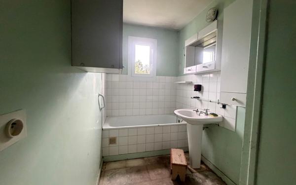 Maison à vendre    4 pièces •  Asnières-la-Giraud