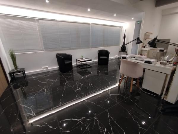 Murs commerciaux à LA GAUDE (06610)