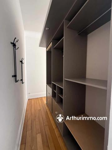 Vente                                                      Appartement
                        
                     6 pièces                      152 m2                     à Belfort