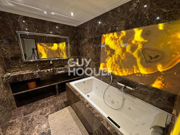 Maison spacieuse à vendre à Décines-Charpieu - 5 chambres et piscine !