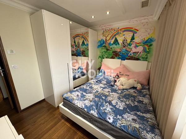 Maison spacieuse à vendre à Décines-Charpieu - 5 chambres et piscine !