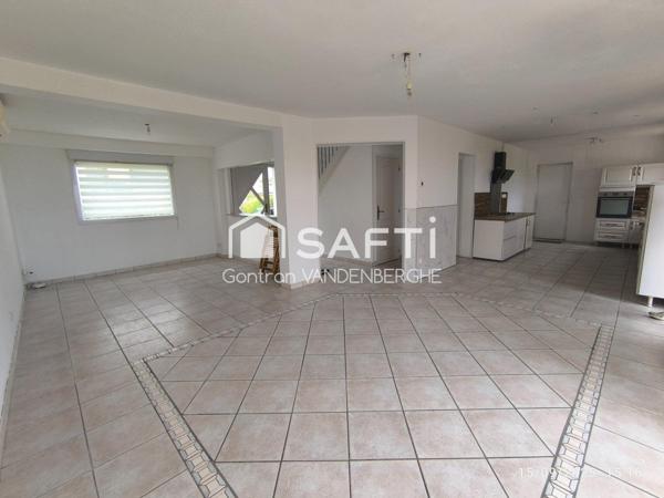 Maison individuelle semi plain pied 3 chambres et un bureau