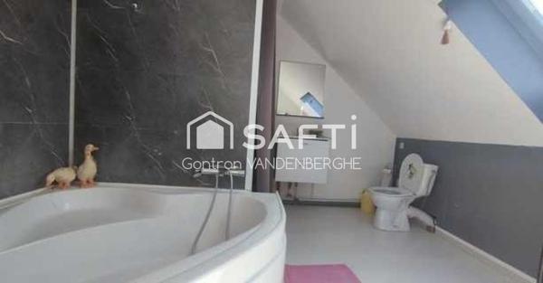 Maison individuelle semi plain pied 3 chambres et un bureau