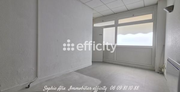 Local Commercial
        
        - 62 m² 265 000 € *