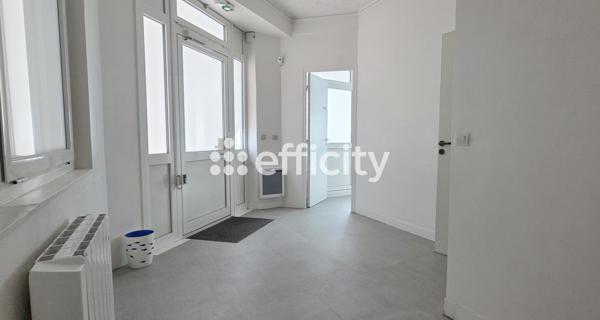 Local Commercial
        
        - 62 m² 265 000 € *