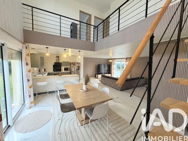 Maison à vendre 6 pièces 147 m² Brain-sur-Allonnes