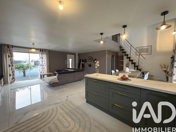 Maison à vendre 6 pièces 147 m² Brain-sur-Allonnes