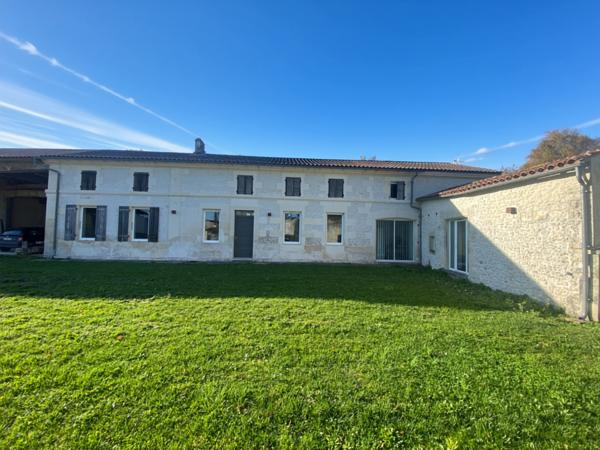 Maison rénovation contemporaine avec grand jardin