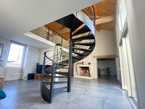 Maison rénovation contemporaine avec grand jardin