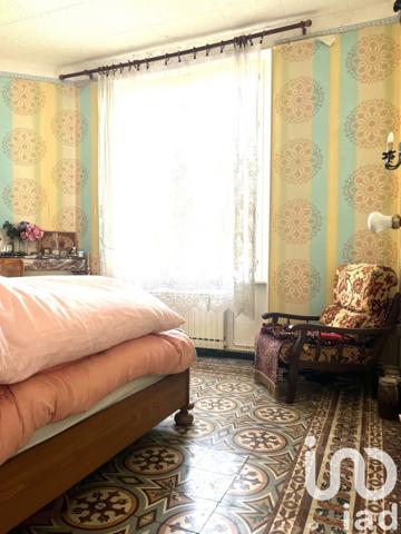 Demeure 7 pièces de 145 m² à Alès (30100)