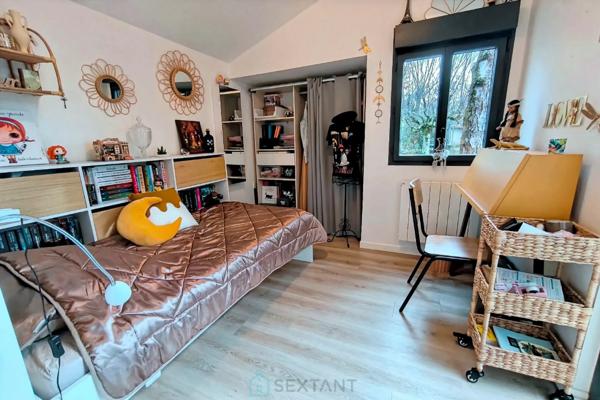 Proche centre ville, maison familiale avec 2 studios, piscine et garage