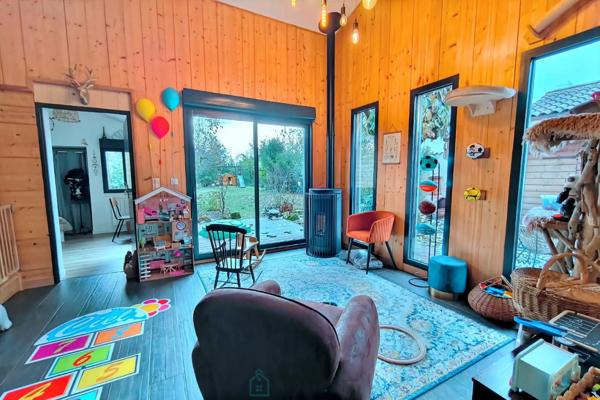 Proche centre ville, maison familiale avec 2 studios, piscine et garage