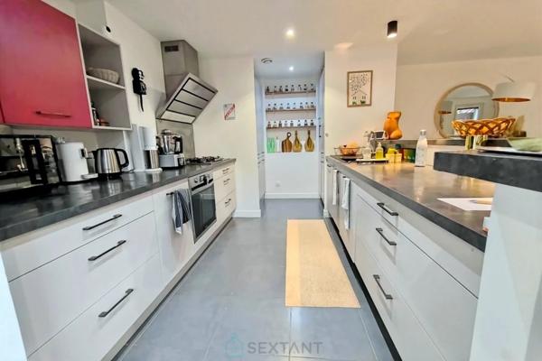 Proche centre ville, maison familiale avec 2 studios, piscine et garage