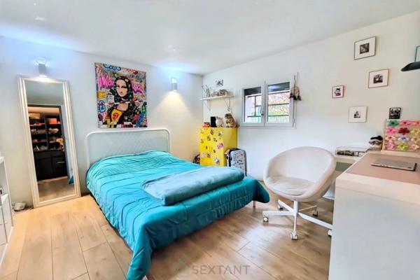 Proche centre ville, maison familiale avec 2 studios, piscine et garage