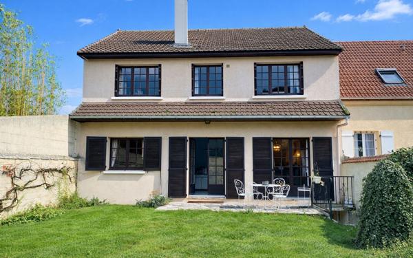 Maison à vendre    8 pièces • 154,53 m2 Saint-Maur-des-Fossés