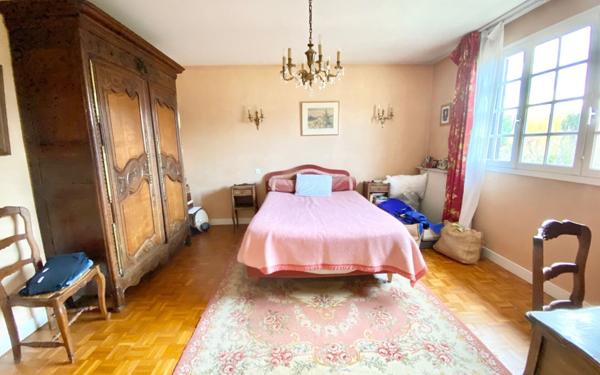 Maison à vendre    8 pièces • 154,53 m2 Saint-Maur-des-Fossés