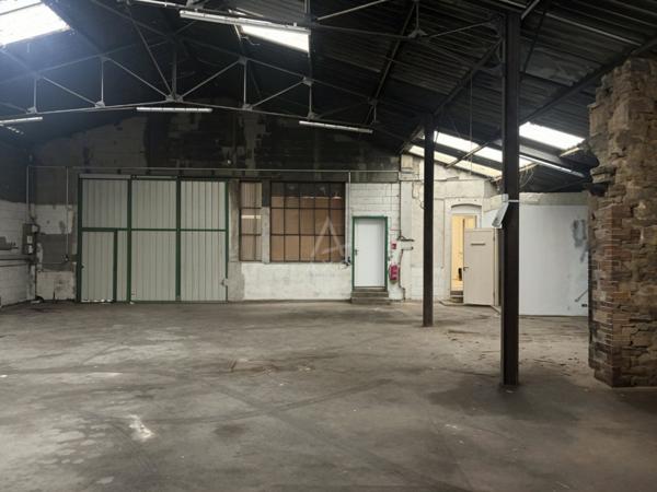 MAISON FAMILIALE 5 CH ET GRAND GARAGE DE 250 M²