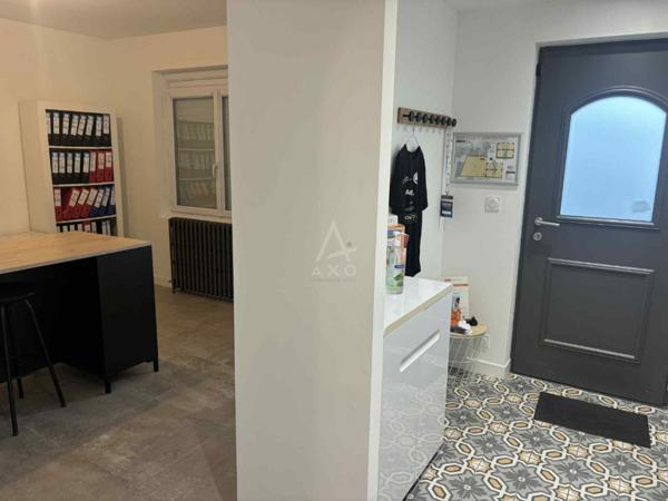 MAISON FAMILIALE 5 CH ET GRAND GARAGE DE 250 M²