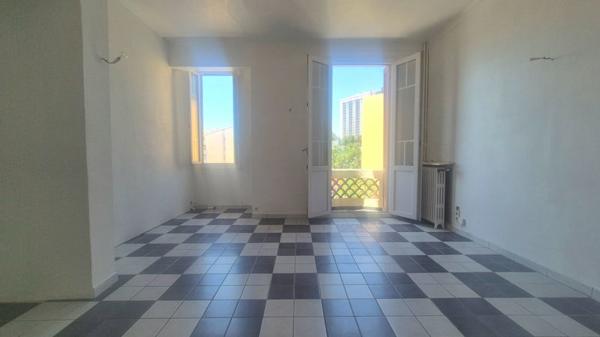 Appartement à vendre 85 000 € Toulon 1 pièce 28 m² DPE D