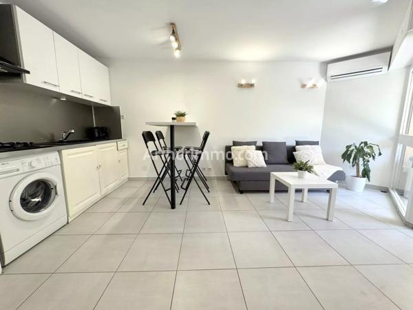 Vente                                                      Appartement
                        
                     2 pièces                      32 m2                     à Sainte-Maxime
