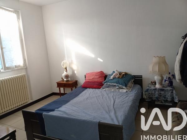 Immeuble à vendre 2 389 m² Gueugnon