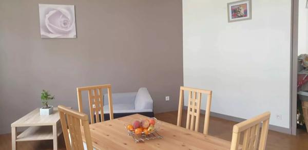 À LOUER – T2 SEMI-MEUBLÉ AU CŒUR DE LOUDUN