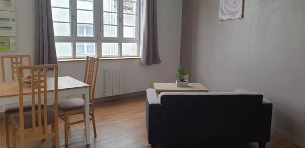 À LOUER – T2 SEMI-MEUBLÉ AU CŒUR DE LOUDUN