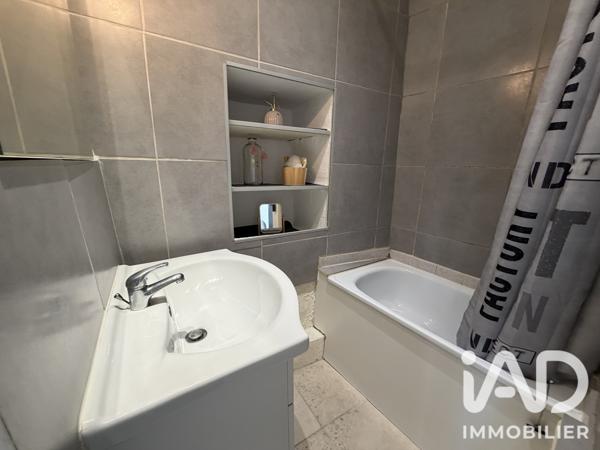Location studio 28 m² Grasse