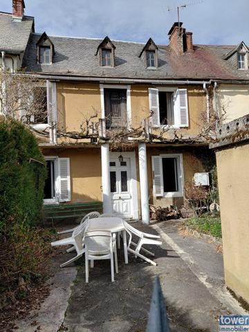 Maison de village
                                                                                                                                                                                                                                                                                                                        5 pièce(s)                                                                                                                                                                                                          2 chambre(s)                                                                                                                                                                                                          82  m²
