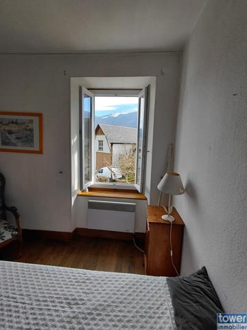 Maison de village
                                                                                                                                                                                                                                                                                                                        5 pièce(s)                                                                                                                                                                                                          2 chambre(s)                                                                                                                                                                                                          82  m²