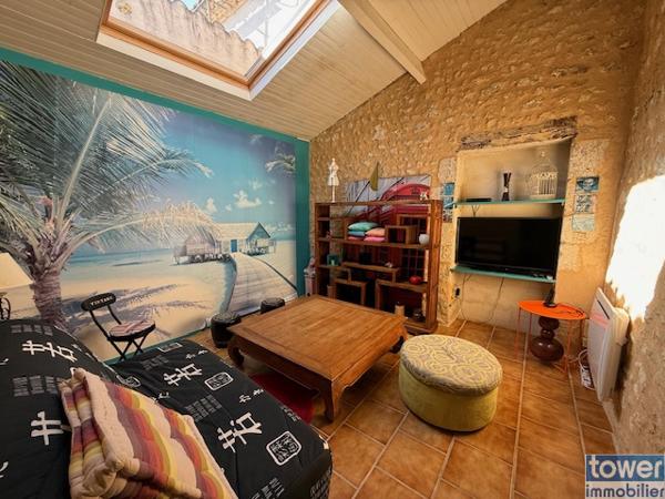 Maison
                                                                                                                                                                                                                                                                                                                        3 pièce(s)                                                                                                                                                                                                          1 chambre(s)                                                                                                                                                                                                          61.9  m²