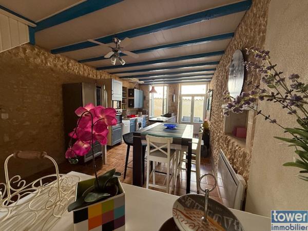 Maison
                                                                                                                                                                                                                                                                                                                        3 pièce(s)                                                                                                                                                                                                          1 chambre(s)                                                                                                                                                                                                          61.9  m²