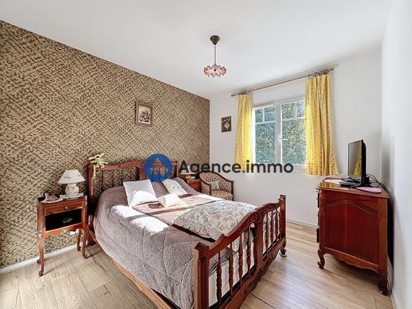 À vendre - Maison mitoyenne 2 côtés, 5 pièces située à Urrugne (64122)