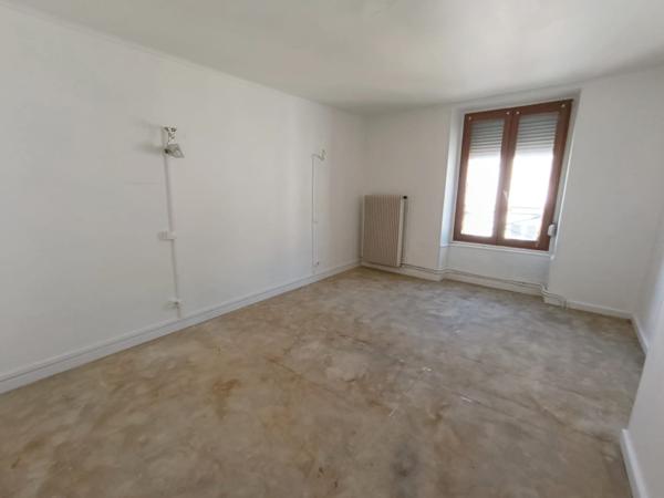 magnifique local commercial avec un appartement en duplex