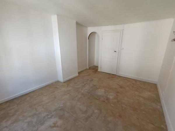 magnifique local commercial avec un appartement en duplex