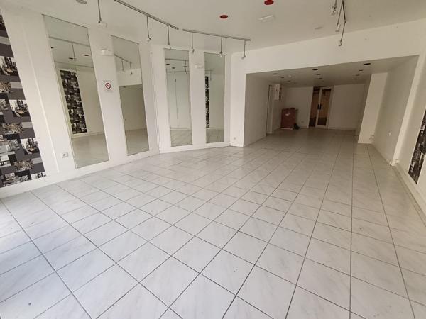 magnifique local commercial avec un appartement en duplex