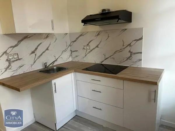 Appartement à louer 2 pièces 42.65m² Clermont-l'Hérault (34800)