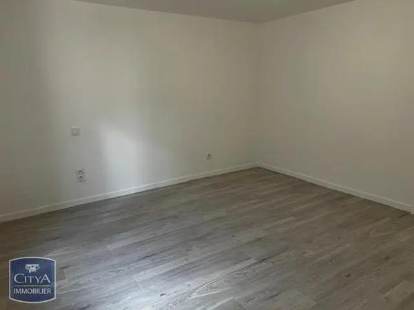Appartement à louer 2 pièces 42.65m² Clermont-l'Hérault (34800)