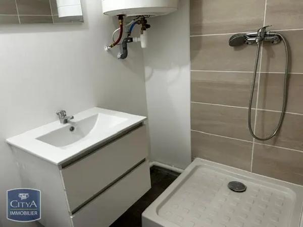 Appartement à louer 2 pièces 42.65m² Clermont-l'Hérault (34800)