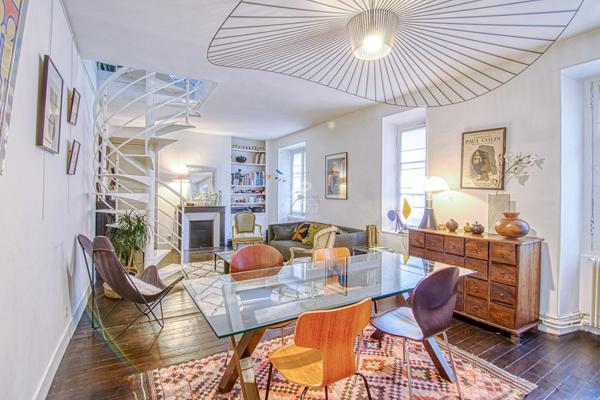 Versailles Notre-Dame Appartement duplex 3 pièces 90 m² au sol aux 2ème et 3ème étage €485 000 ** - Référence 27569