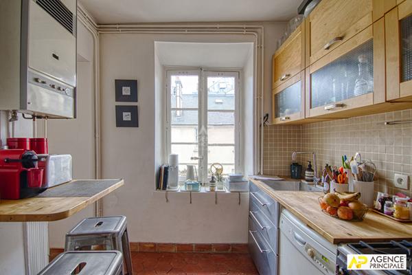Versailles Notre-Dame Appartement duplex 3 pièces 90 m² au sol aux 2ème et 3ème étage €485 000 ** - Référence 27569