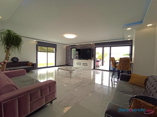 MAISON CONTEMPORAINE DE GRAND STANDING