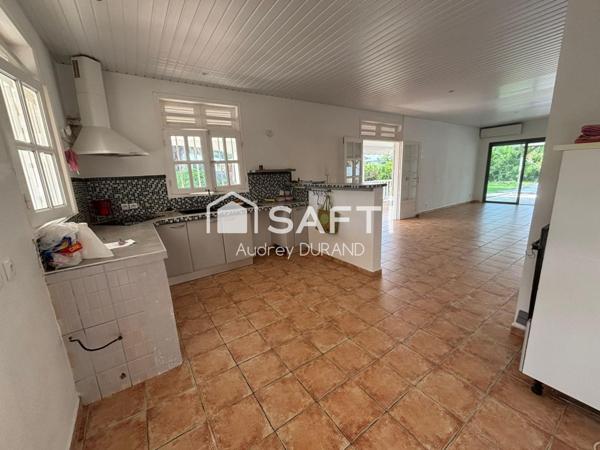 Charmante maison de plain-pied avec piscine – Quartier calme et recherché