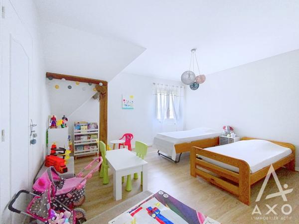 A BRIARE Rare sur le marché Bâtisse familliale 5 Chambres sur 4800m² avec hangars