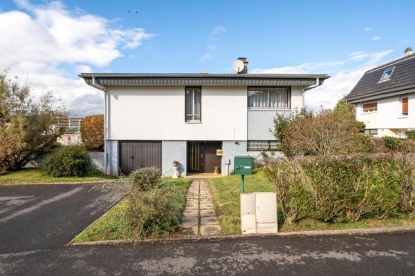 Jolie Maison individuelle, 3 chambres avec sous-sol et garage