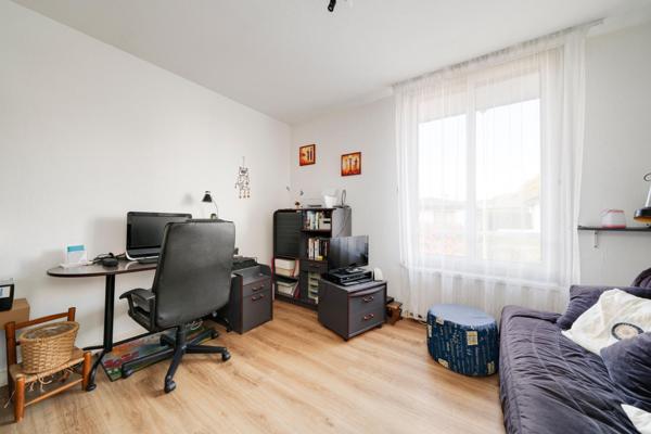 Jolie Maison individuelle, 3 chambres avec sous-sol et garage